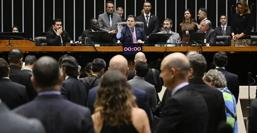 Congresso aprova validade permanente para isenção do Imposto de Renda  Fonte: Agência Senado