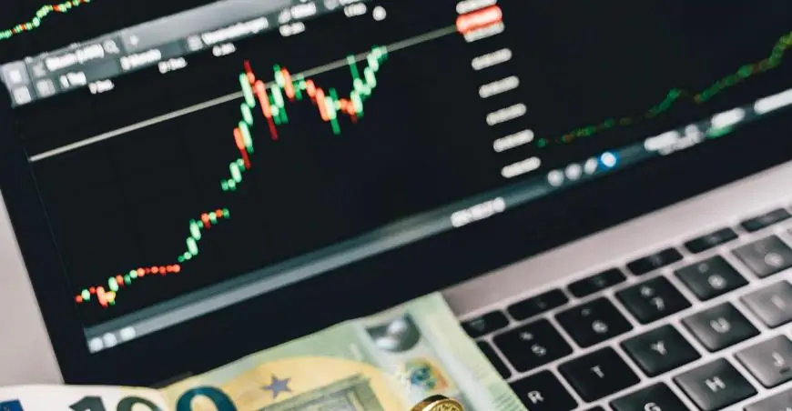 IR 2023: Receita alerta que investidores que não declararem bitcoin cairão na malha fina
